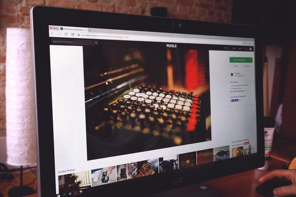 How can UK businesses leverage smartphones for enhanced computing solutions?